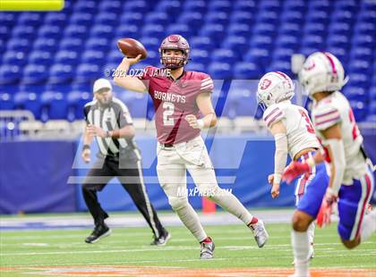Thumbnail 3 in Flour Bluff vs. Gregory-Portland (UIL 5A D1 Regional Playoff) photogallery.