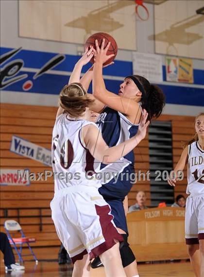 Thumbnail 2 in Vista del Lago vs. Whitney (Bulldog Winter Classic) photogallery.
