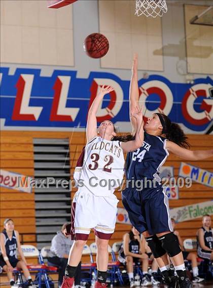 Thumbnail 1 in Vista del Lago vs. Whitney (Bulldog Winter Classic) photogallery.