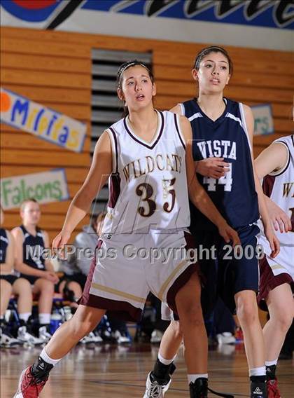 Thumbnail 3 in Vista del Lago vs. Whitney (Bulldog Winter Classic) photogallery.
