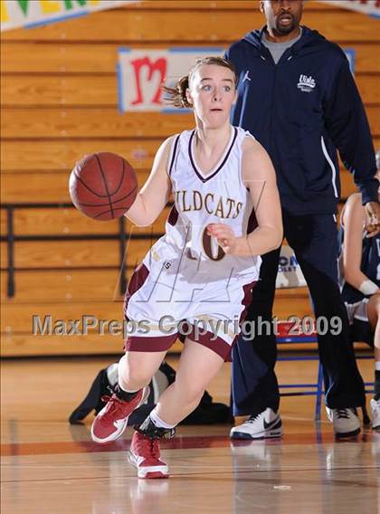 Thumbnail 1 in Vista del Lago vs. Whitney (Bulldog Winter Classic) photogallery.