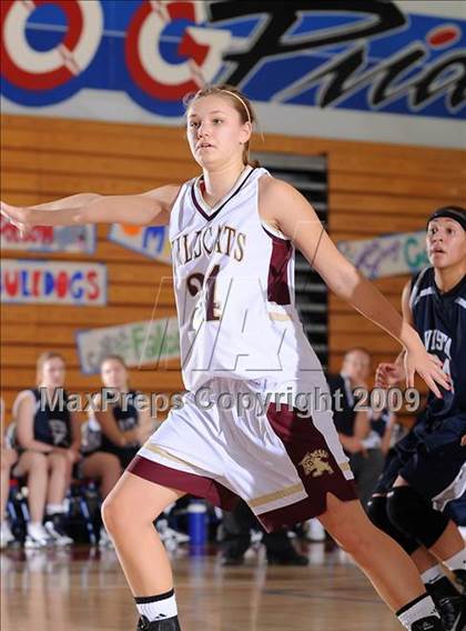 Thumbnail 2 in Vista del Lago vs. Whitney (Bulldog Winter Classic) photogallery.