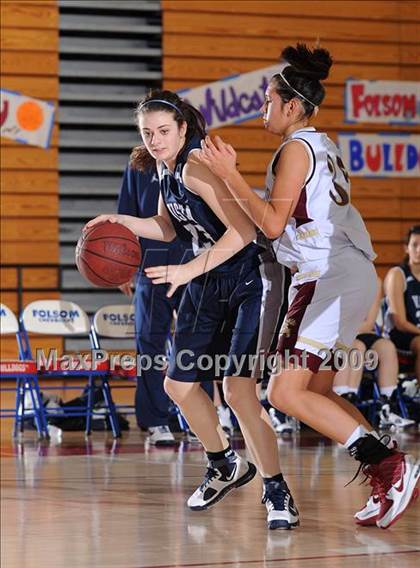 Thumbnail 2 in Vista del Lago vs. Whitney (Bulldog Winter Classic) photogallery.