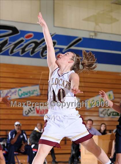 Thumbnail 2 in Vista del Lago vs. Whitney (Bulldog Winter Classic) photogallery.