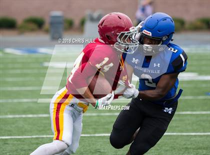 Thumbnail 2 in Mooresville vs. Hickory (Carolina Preps Jamboree) photogallery.