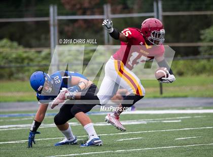 Thumbnail 3 in Mooresville vs. Hickory (Carolina Preps Jamboree) photogallery.