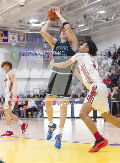 Thumbnail 2 in Omaha Westside vs. Papillion-LaVista South (Metro Tournament Final) photogallery.