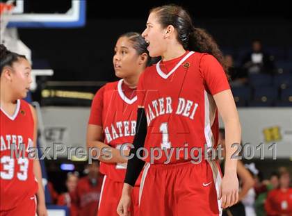Thumbnail 2 in Brea Olinda vs. Mater Dei (CIF SS 1AA Final) photogallery.