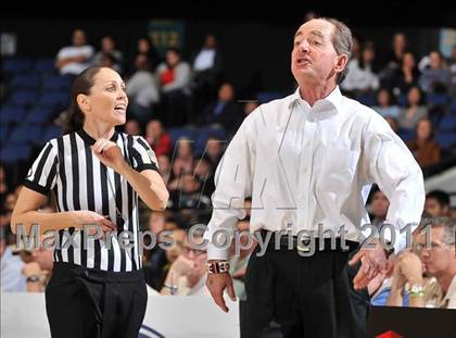 Thumbnail 2 in Brea Olinda vs. Mater Dei (CIF SS 1AA Final) photogallery.