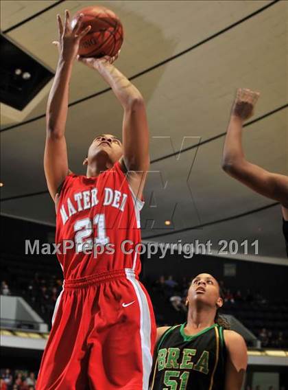 Thumbnail 2 in Brea Olinda vs. Mater Dei (CIF SS 1AA Final) photogallery.