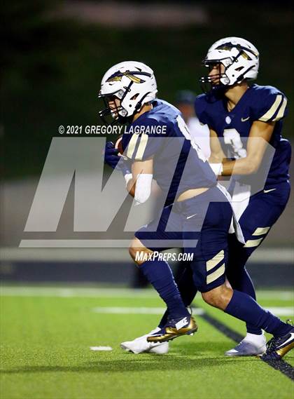 Thumbnail 3 in Bell vs Keller photogallery.