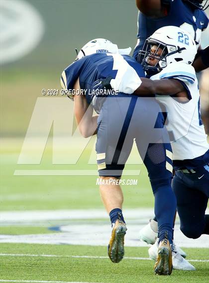 Thumbnail 2 in Bell vs Keller photogallery.