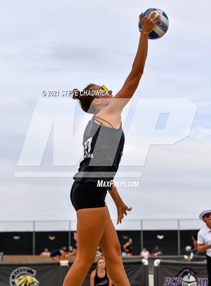 Thumbnail 3 in Basha vs Desert Mountain @ Casteel (AIA Division I State Championship Semifinals) photogallery.
