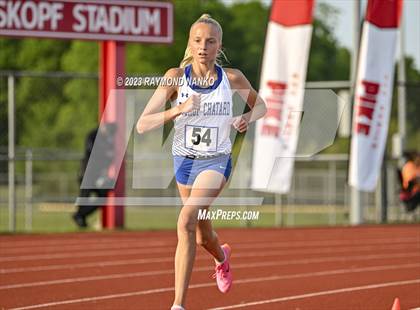 Thumbnail 1 in IHSAA Regional 5 (1600 Meter)  photogallery.