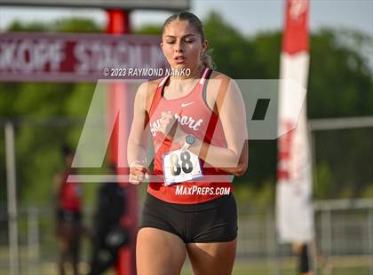 Thumbnail 1 in IHSAA Regional 5 (1600 Meter)  photogallery.
