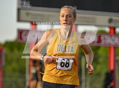 Thumbnail 3 in IHSAA Regional 5 (1600 Meter)  photogallery.