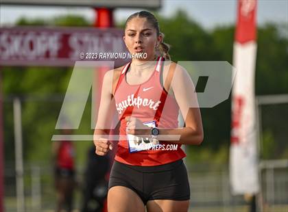 Thumbnail 2 in IHSAA Regional 5 (1600 Meter)  photogallery.
