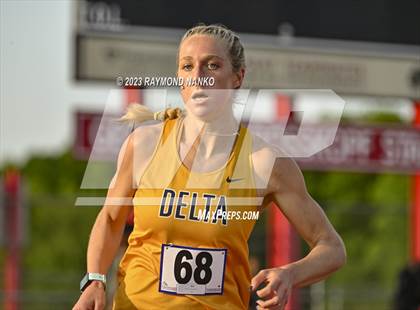 Thumbnail 2 in IHSAA Regional 5 (1600 Meter)  photogallery.