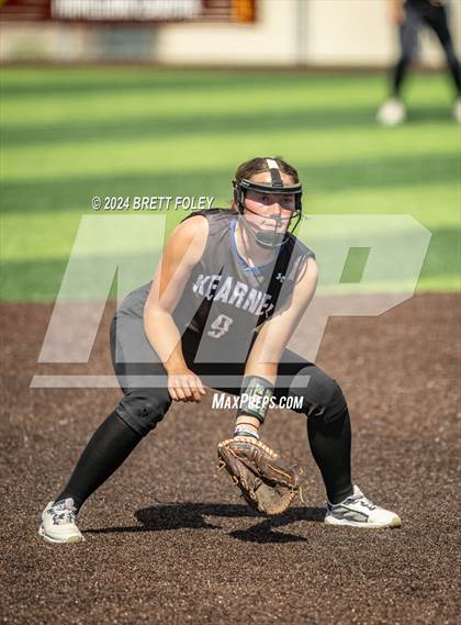 Thumbnail 2 in Lincoln Southeast vs. Kearney photogallery.