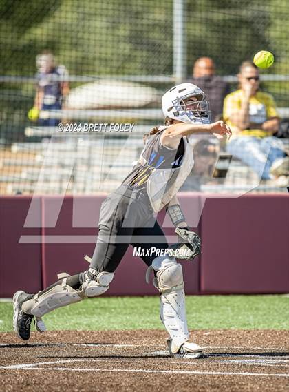 Thumbnail 3 in Lincoln Southeast vs. Kearney photogallery.