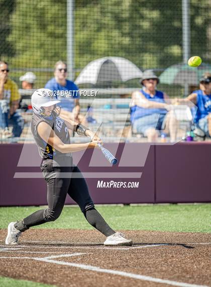 Thumbnail 3 in Lincoln Southeast vs. Kearney photogallery.