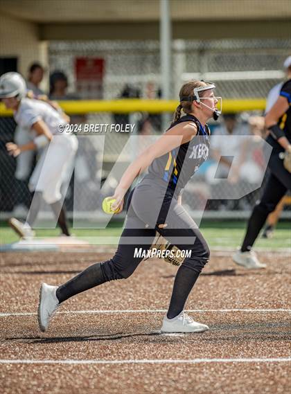 Thumbnail 1 in Lincoln Southeast vs. Kearney photogallery.