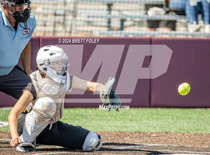 Thumbnail 2 in Lincoln Southeast vs. Kearney photogallery.