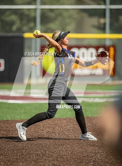 Thumbnail 3 in Lincoln Southeast vs. Kearney photogallery.