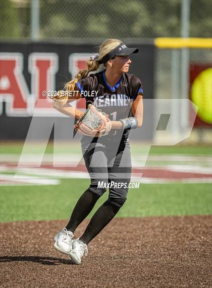 Thumbnail 1 in Lincoln Southeast vs. Kearney photogallery.