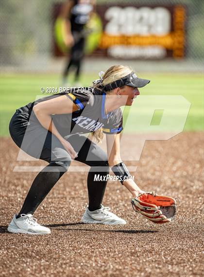 Thumbnail 2 in Lincoln Southeast vs. Kearney photogallery.