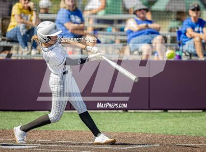 Thumbnail 1 in Lincoln Southeast vs. Kearney photogallery.