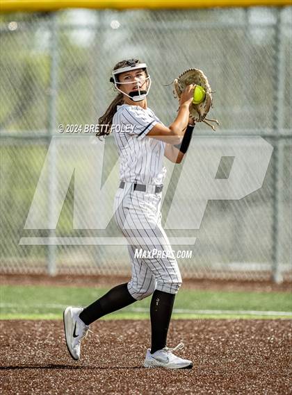 Thumbnail 2 in Lincoln Southeast vs. Kearney photogallery.