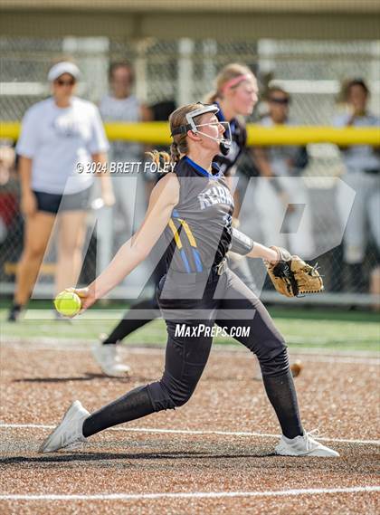 Thumbnail 2 in Lincoln Southeast vs. Kearney photogallery.