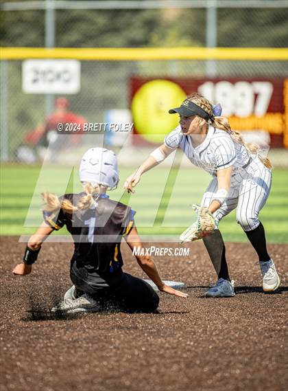 Thumbnail 3 in Lincoln Southeast vs. Kearney photogallery.