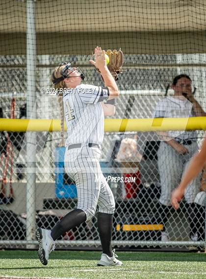 Thumbnail 2 in Lincoln Southeast vs. Kearney photogallery.