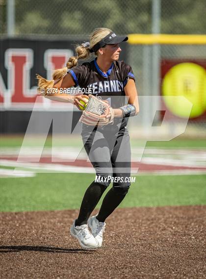 Thumbnail 2 in Lincoln Southeast vs. Kearney photogallery.
