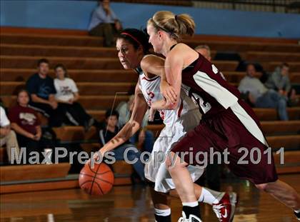 Thumbnail 3 in Halls vs Alcoa (Kroger Thanksgiving Classic) photogallery.