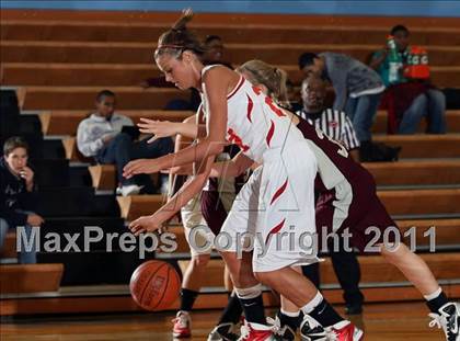 Thumbnail 1 in Halls vs Alcoa (Kroger Thanksgiving Classic) photogallery.