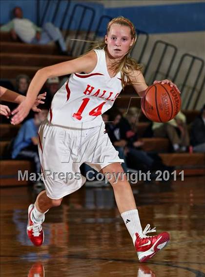 Thumbnail 2 in Halls vs Alcoa (Kroger Thanksgiving Classic) photogallery.