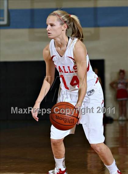 Thumbnail 2 in Halls vs Alcoa (Kroger Thanksgiving Classic) photogallery.