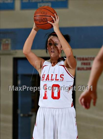 Thumbnail 2 in Halls vs Alcoa (Kroger Thanksgiving Classic) photogallery.