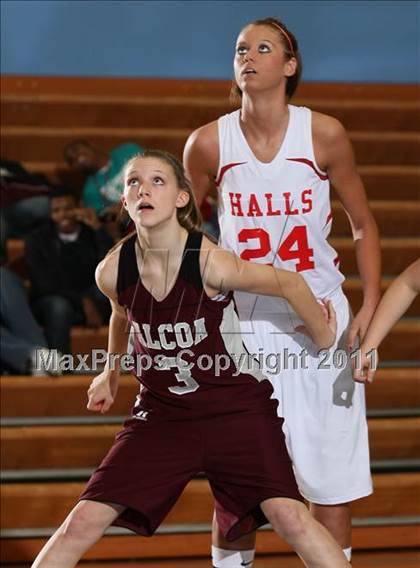 Thumbnail 1 in Halls vs Alcoa (Kroger Thanksgiving Classic) photogallery.