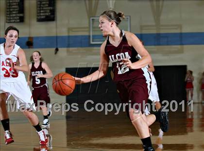 Thumbnail 3 in Halls vs Alcoa (Kroger Thanksgiving Classic) photogallery.
