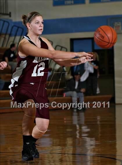 Thumbnail 2 in Halls vs Alcoa (Kroger Thanksgiving Classic) photogallery.