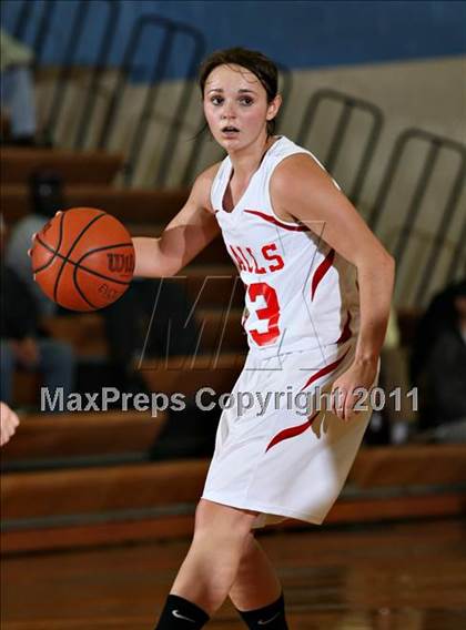 Thumbnail 3 in Halls vs Alcoa (Kroger Thanksgiving Classic) photogallery.