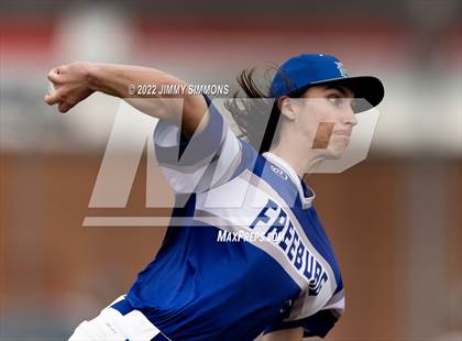 Thumbnail 1 in Freeburg @ Highland photogallery.