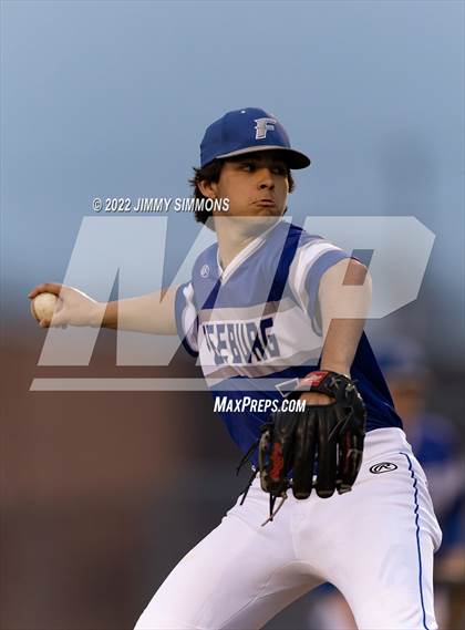 Thumbnail 2 in Freeburg @ Highland photogallery.