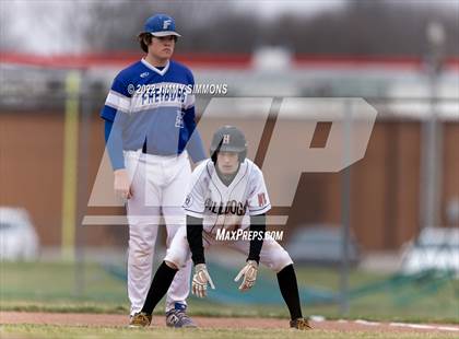 Thumbnail 1 in Freeburg @ Highland photogallery.