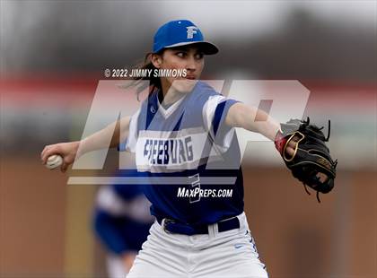 Thumbnail 2 in Freeburg @ Highland photogallery.