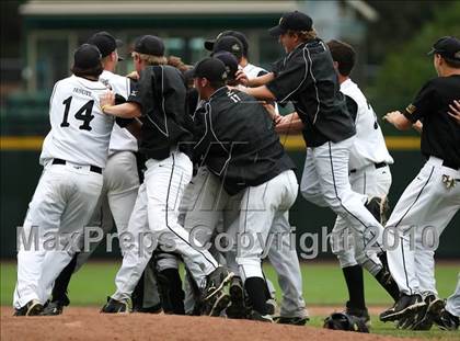Thumbnail 1 in Webster Thomas vs. McQuaid Jesuit (Section 5 Class AA Final) photogallery.